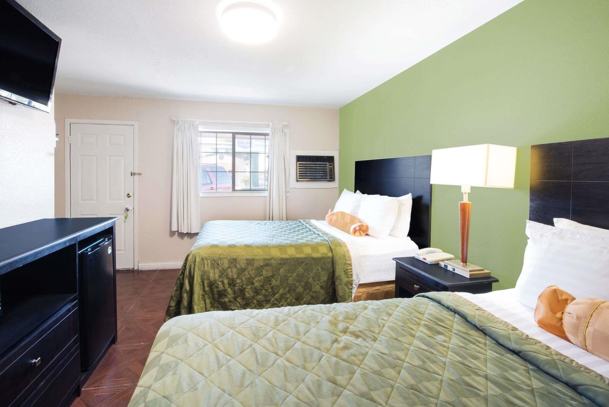 Executive Inn & Kitchenette Suites-איגל פאס מראה חיצוני תמונה