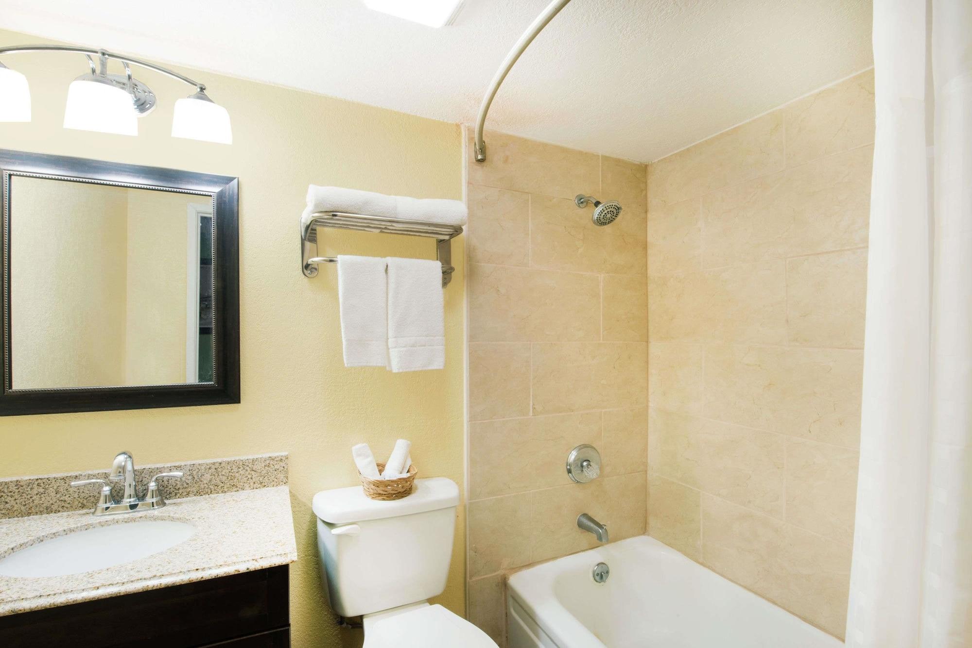 Executive Inn & Kitchenette Suites-איגל פאס מראה חיצוני תמונה