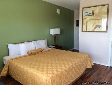 Executive Inn & Kitchenette Suites-איגל פאס מראה חיצוני תמונה